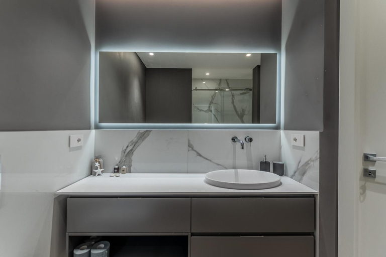 Bedroom 2, Eco del Silenzio, La Spezia