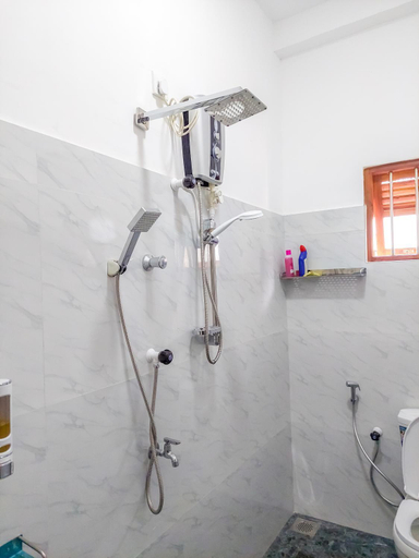 Bathroom 3, Kavi Villa, Beruwala