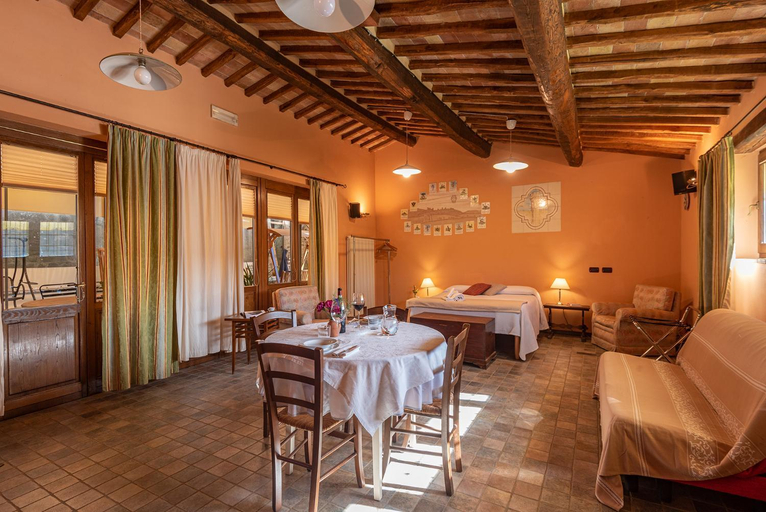Food & Drinks, Croce di mezzo, Siena