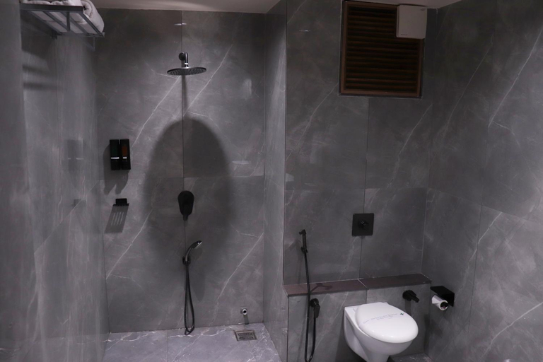 Bathroom 4, Dream Inn By Spring Tree, Surendranagar