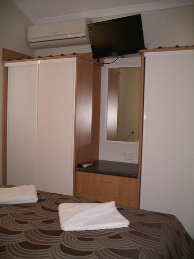 Bedroom, Charters Towers Tourist Park, Charters Towers