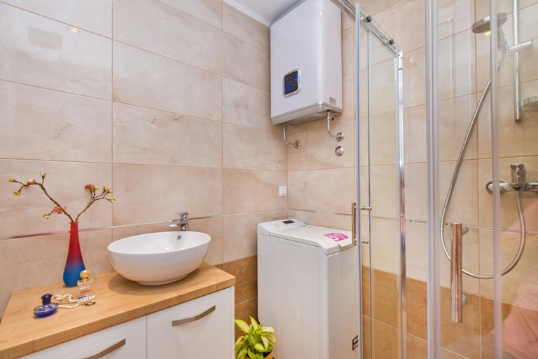 Shower 5, Apartments Marija Lapad, Dubrovnik