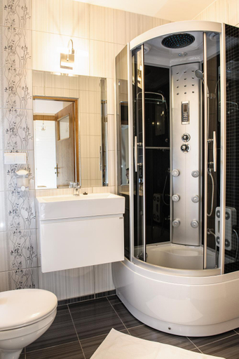 Bathroom 4, Hotel Imperium, Radom