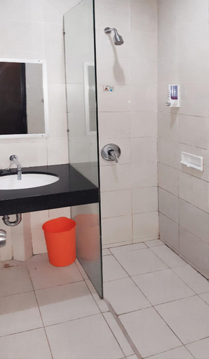Bathroom 20