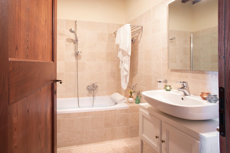 Bathroom 3, Borgo di Gallano, Perugia