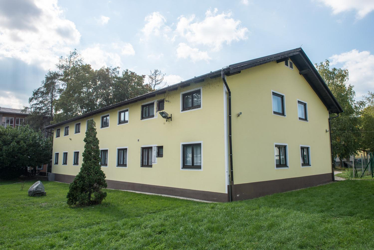 Others 5, Hostel M, Maribor