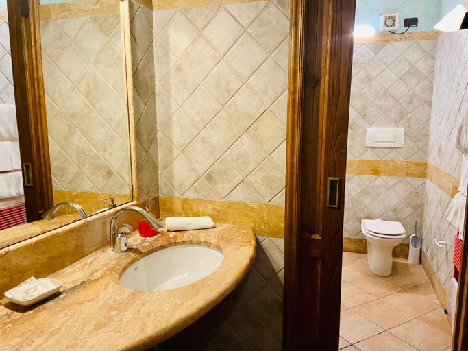 Bathroom 12