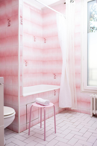 Bathroom 4, Hotel du Parc, Val-de-Marne