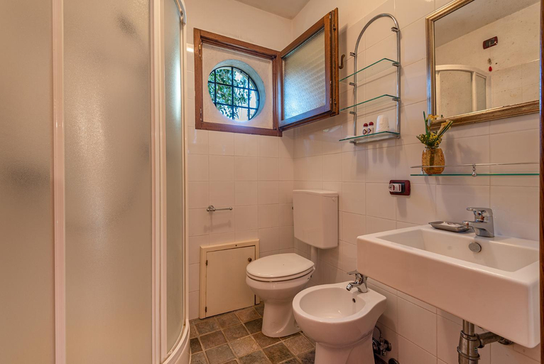 Bathroom, Croce di mezzo, Siena