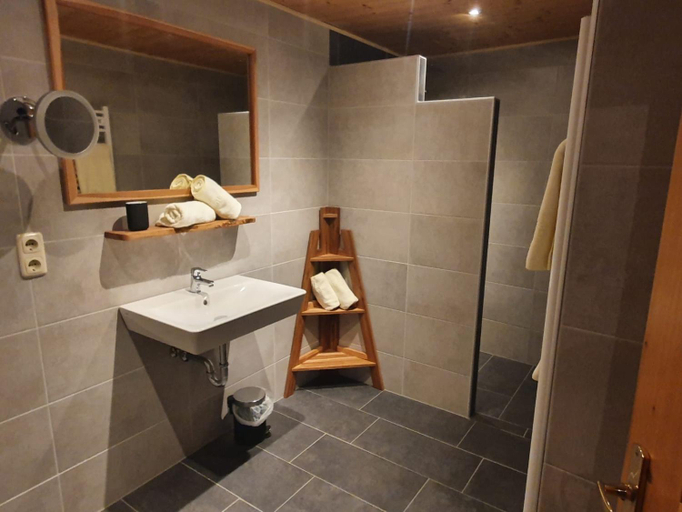 Bathroom 3, Apart 14, Landeck