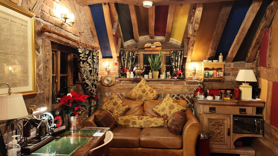 Others 5, Wizards Thatch Medieval Styled Suites with Four Poster Beds, Cheshire East