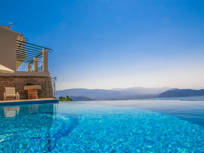 Others 5, Villa Vigla, Ionian Islands