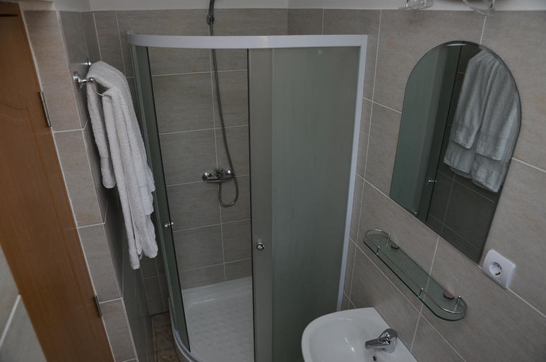 Bathroom 2, Pensiunea Poezii Alese, Poieni