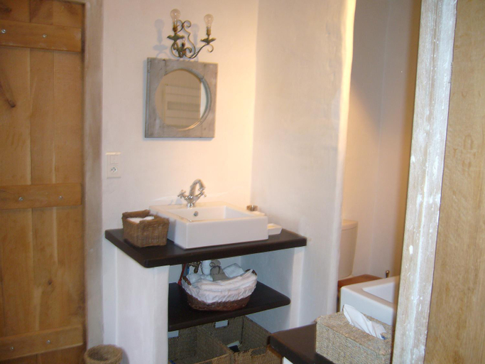 Bathroom 3, Le Mas de Laval, Lot