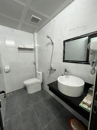 Bathroom, Hoa Cuong Hotel 2- Ha Giang, Hà Giang