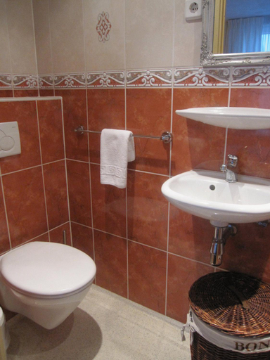 Bathroom 4, Badhotel Zeecroft, Beverwijk