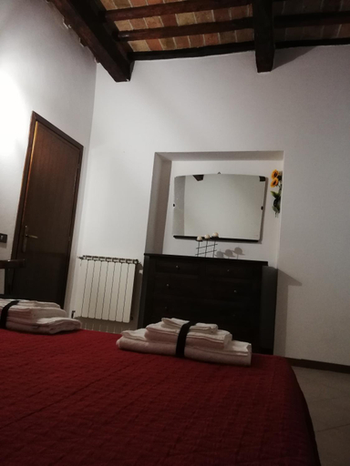 Others 4, A du passi Affittacamere, Perugia