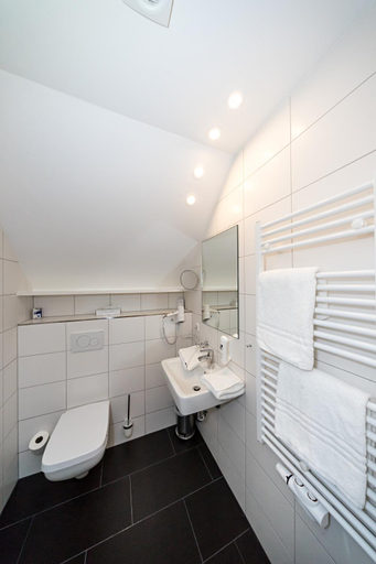 Bathroom 4, Parkhotel Pyrmont, Hameln-Pyrmont