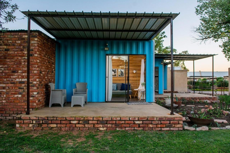 Entrance, Studios @ Delver, Fezile Dabi