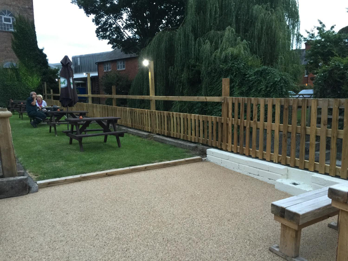 Others 5, The Wheatsheaf, Wiltshire