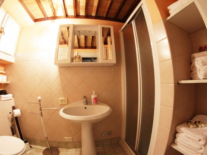 Bathroom 8