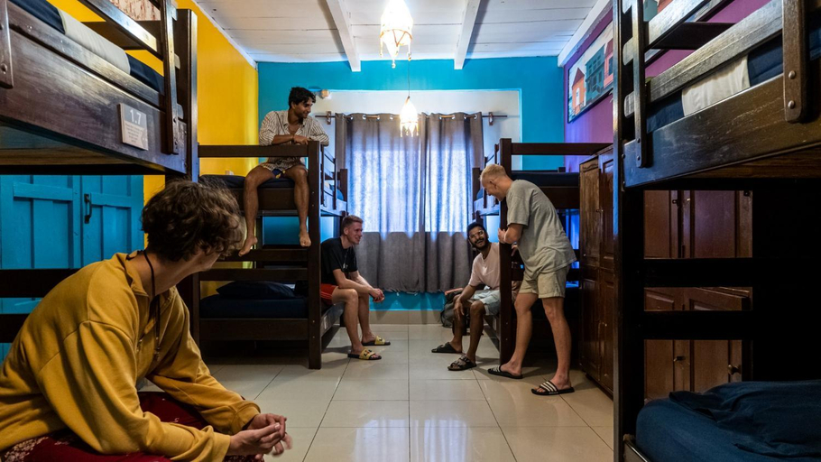 Others 5, Los Amigos Hostel, Flores