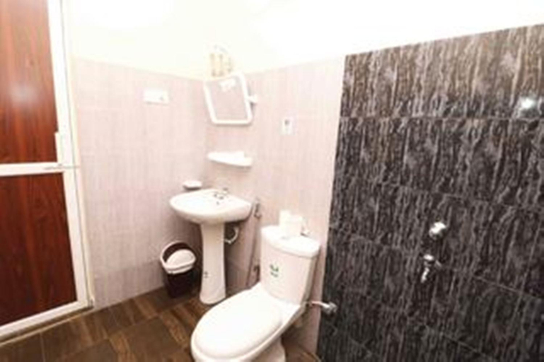 Bathroom, Peacock Resort, N. Palatha Central