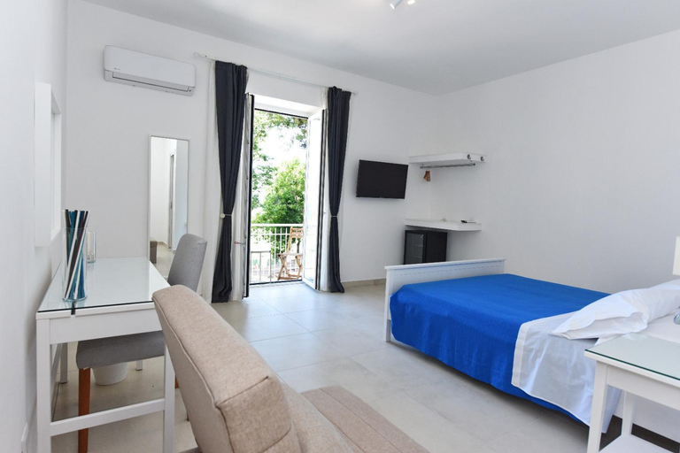 Others 3, Addore Re Mare, Salerno