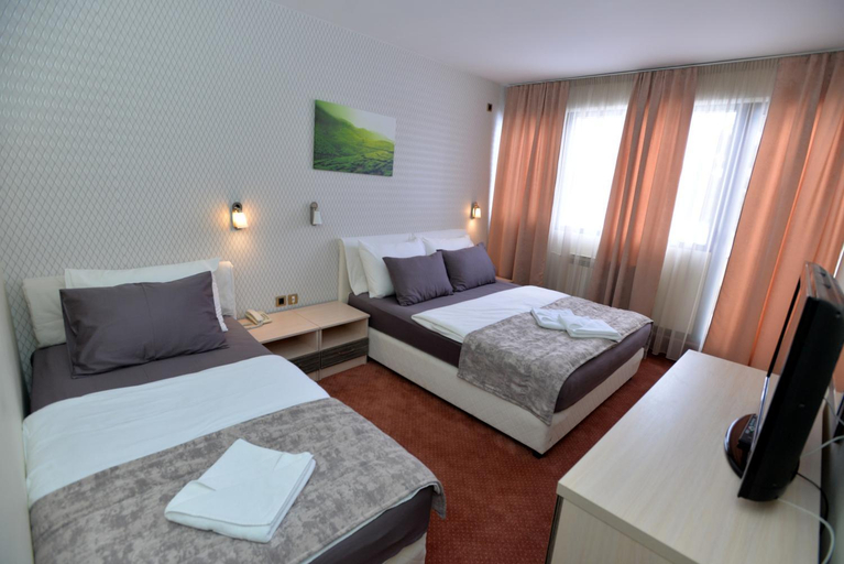 Bedroom 3, Hotel Livade, Čačak