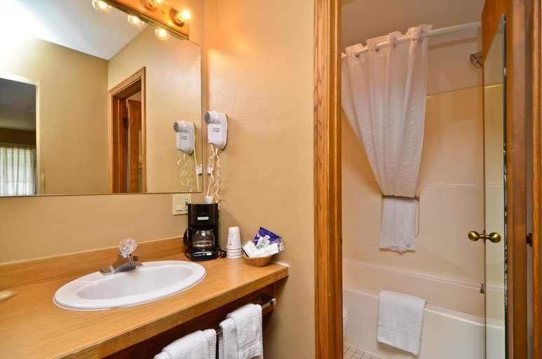 Bathroom 5, Deadwood Miners Hotel & Restaurant, Lawrence