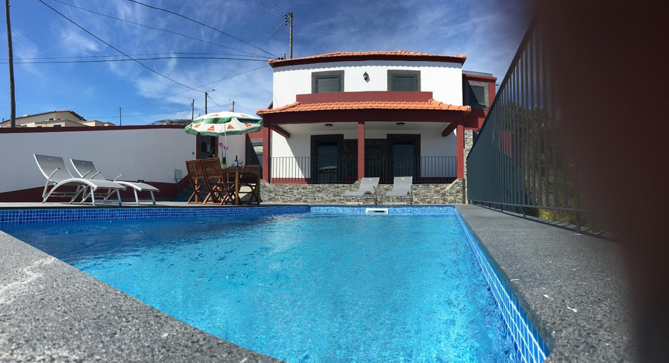 4, Vila do Rocha, Calheta