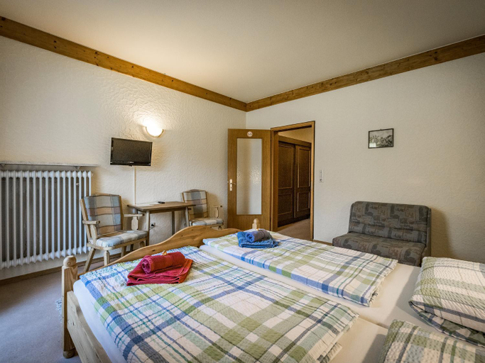 Bedroom 2, Hotel- Pension Oechsner, Berchtesgadener Land