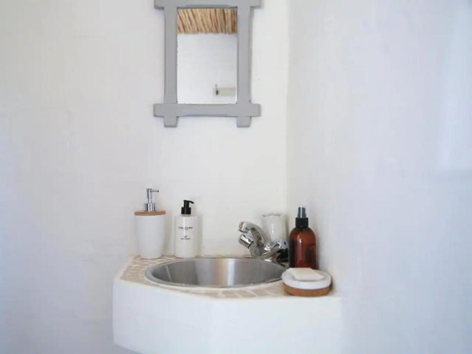 Bathroom 3, Karoo Feels, Central Karoo