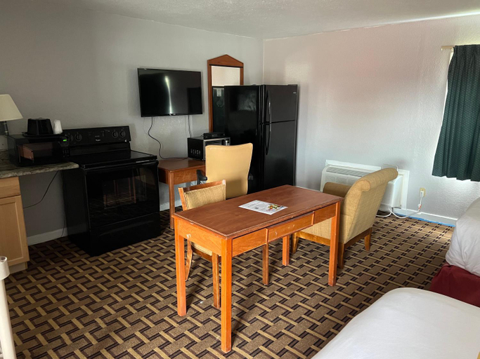 Facilities 3, Budget Inn, Leon