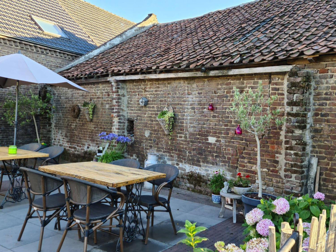 Others 3, B&B 't Inj, Haelen