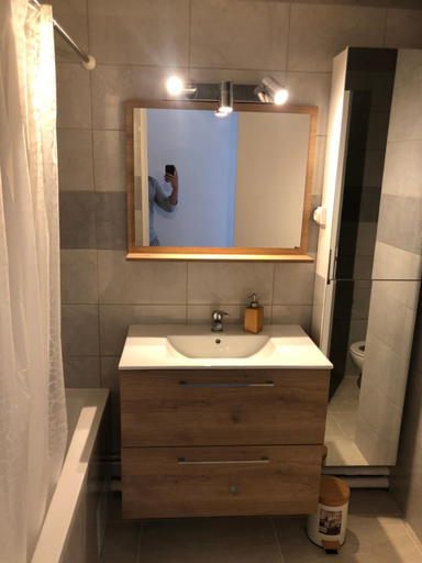 Bathroom 3, EvryTime., Essonne