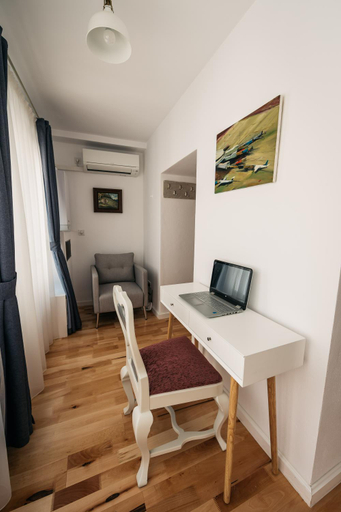 Others 4, YellowBoot Aparthotel, Sibiu