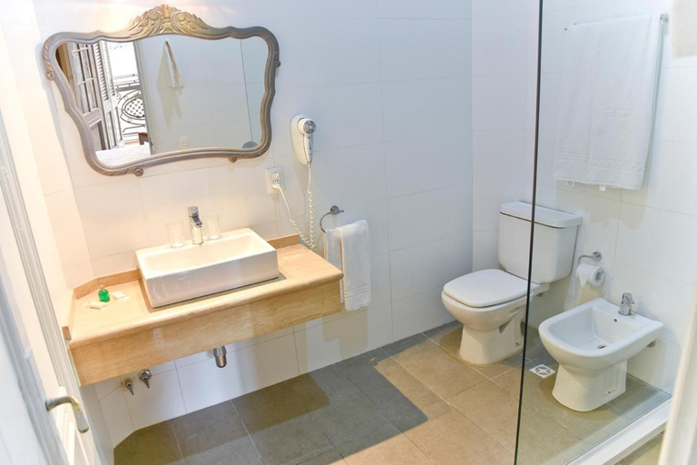 Bathroom 2, Hotel Palacio, Montevideo