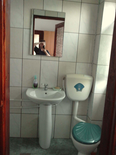 Bathroom 3, Casa Maxim, Sulina