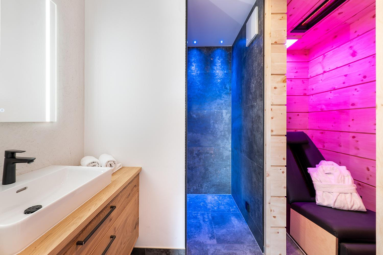 Bathroom 4, Hotel AlpenSchlossl, Kufstein