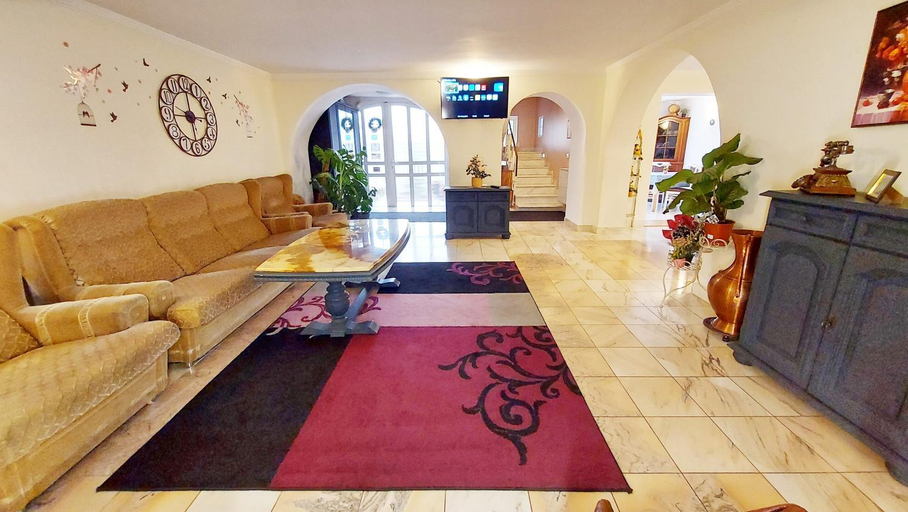 Others 2, Casa Giulia, Livadia