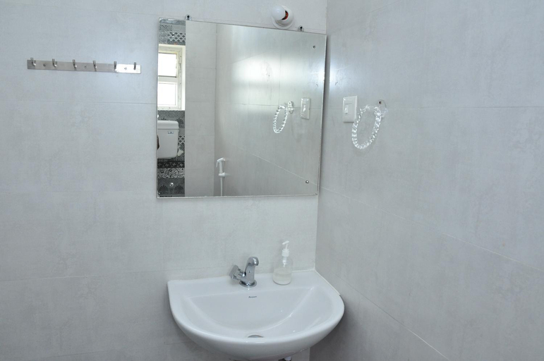Bathroom 10
