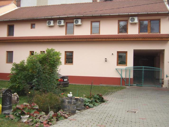 Others 3, Timarhaz Panzio, Szeged