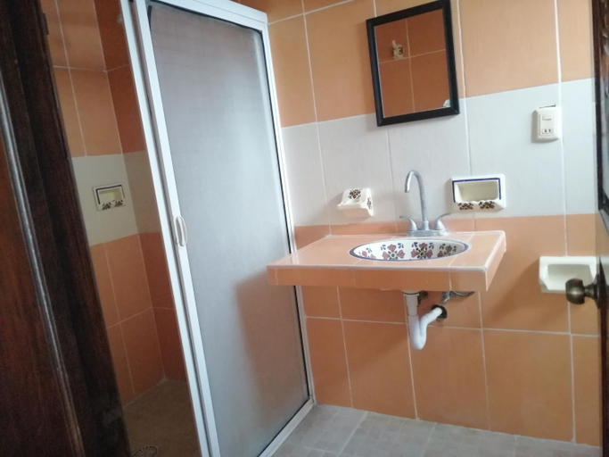 Bathroom 4, Hotel Villa Palmeras, Tecolutla
