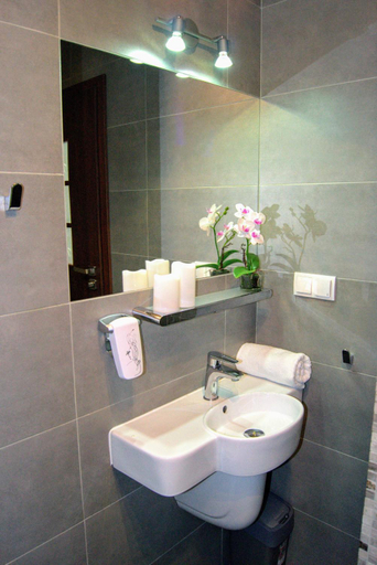 Others 1, Alma Apartments Rondo ONZ, Warsaw