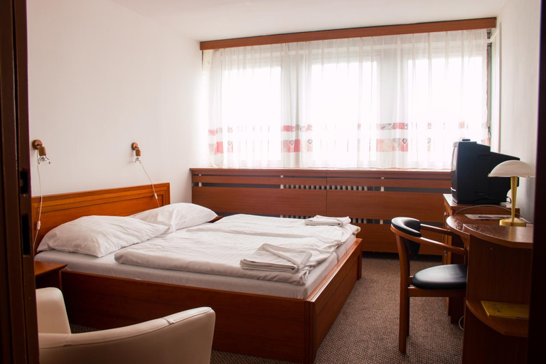 Bedroom 2, Hotel Druzba, Michalovce
