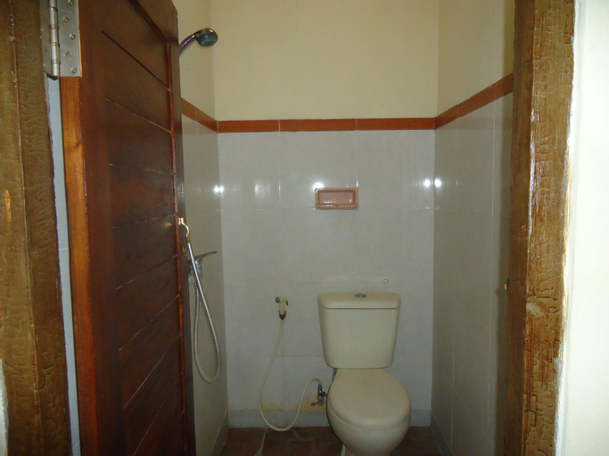 Bathroom 10