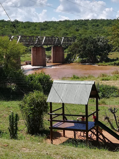 Others 5, Three Bridges, Mopani