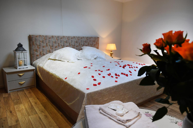 Bedroom 2, Motel Koolen, Grave