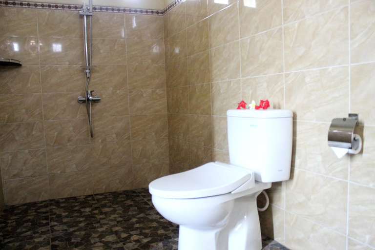 Bathroom 5, Maha Neka, Karangasem